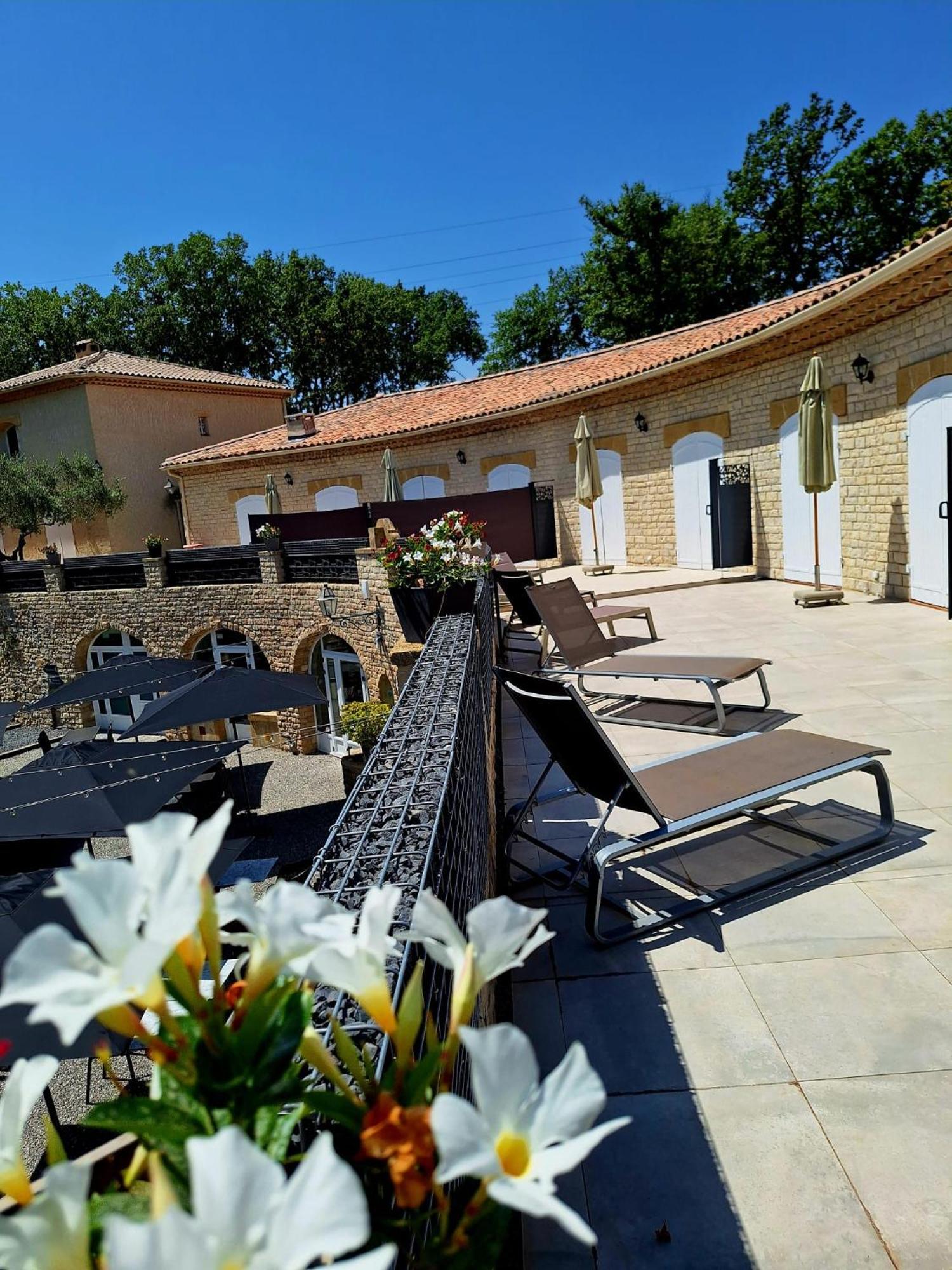 Domaine De La Mautanne Aparthotel Sainte-Tulle Exterior foto